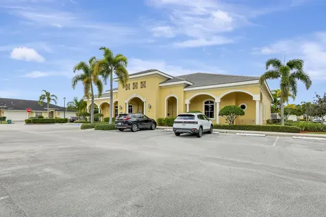 6099 Nw Helmsdale Way Port Saint Lucie FL 34983