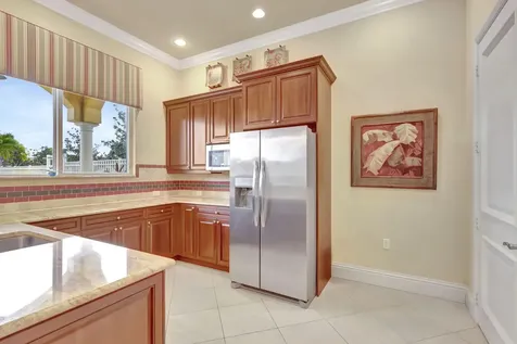 6099 Nw Helmsdale Way Port Saint Lucie FL 34983