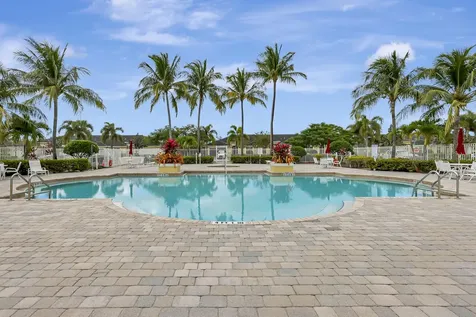 6099 Nw Helmsdale Way Port Saint Lucie FL 34983