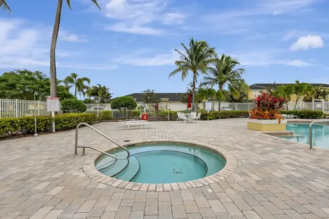 6099 Nw Helmsdale Way Port Saint Lucie FL 34983