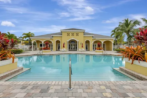 6099 Nw Helmsdale Way Port Saint Lucie FL 34983