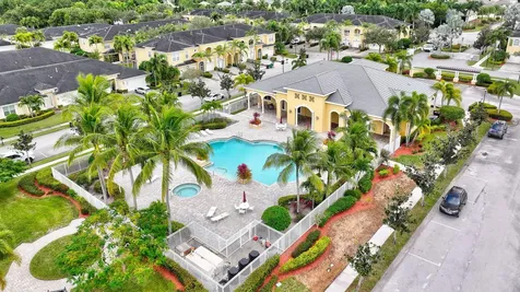6099 Nw Helmsdale Way Port Saint Lucie FL 34983