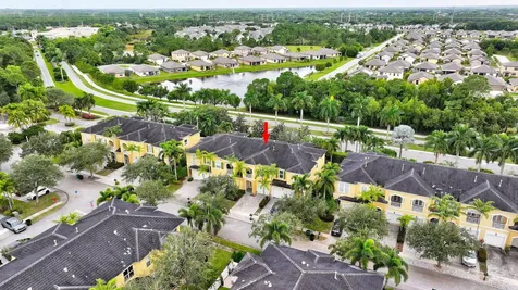 6099 Nw Helmsdale Way Port Saint Lucie FL 34983