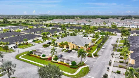 6099 Nw Helmsdale Way Port Saint Lucie FL 34983