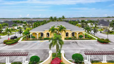 6099 Nw Helmsdale Way Port Saint Lucie FL 34983