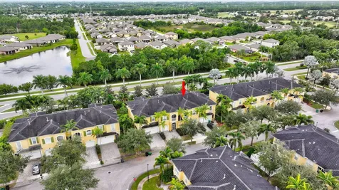 6099 Nw Helmsdale Way Port Saint Lucie FL 34983