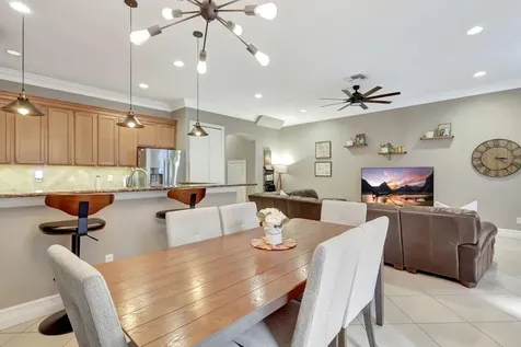 6099 Nw Helmsdale Way Port Saint Lucie FL 34983