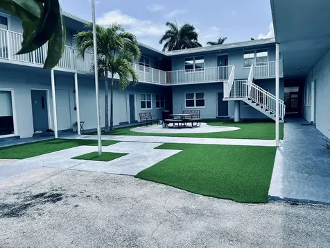 930 N 14 Court Hollywood FL 33020