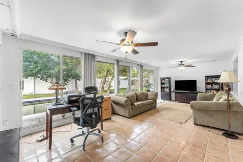 669 Sw 3rd Street Boca Raton FL 33486