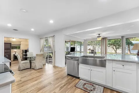 669 Sw 3rd Street Boca Raton FL 33486