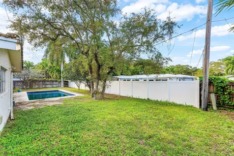 669 Sw 3rd Street Boca Raton FL 33486