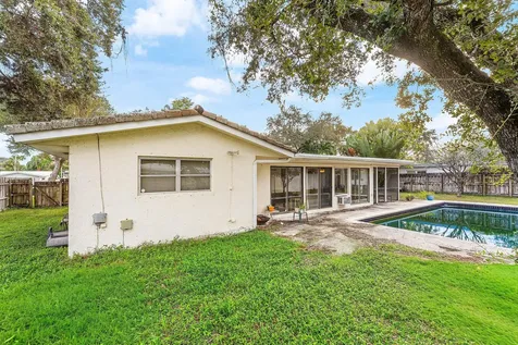 669 Sw 3rd Street Boca Raton FL 33486