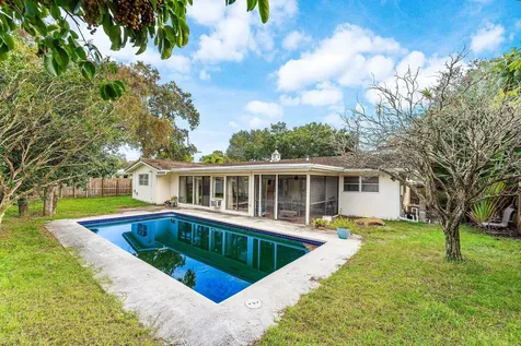 669 Sw 3rd Street Boca Raton FL 33486