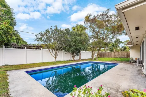 669 Sw 3rd Street Boca Raton FL 33486