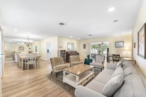 669 Sw 3rd Street Boca Raton FL 33486