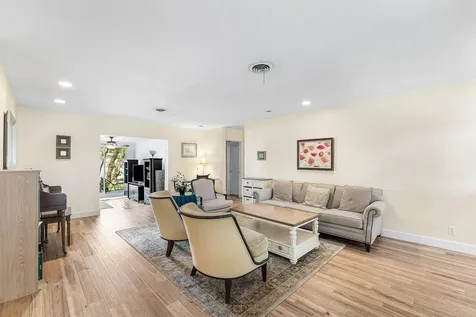 669 Sw 3rd Street Boca Raton FL 33486