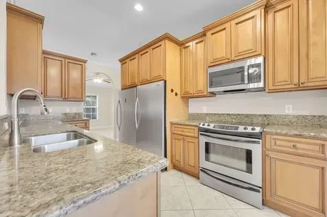 662 Sw Jacoby Avenue Port Saint Lucie FL 34953