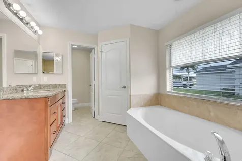 662 Sw Jacoby Avenue Port Saint Lucie FL 34953