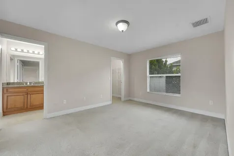 662 Sw Jacoby Avenue Port Saint Lucie FL 34953