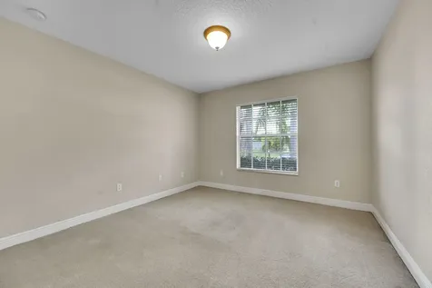 662 Sw Jacoby Avenue Port Saint Lucie FL 34953