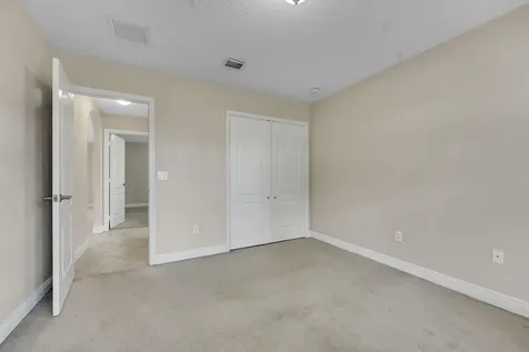 662 Sw Jacoby Avenue Port Saint Lucie FL 34953
