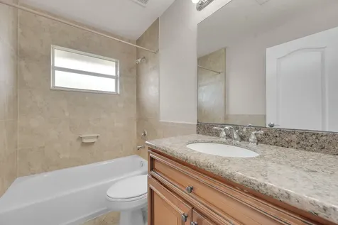 662 Sw Jacoby Avenue Port Saint Lucie FL 34953