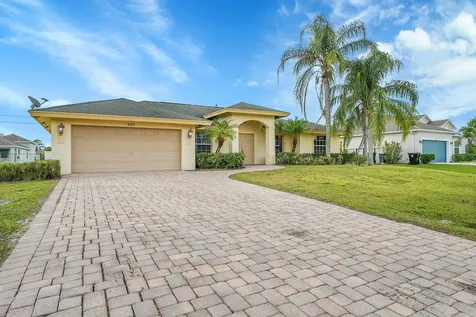 662 Sw Jacoby Avenue Port Saint Lucie FL 34953