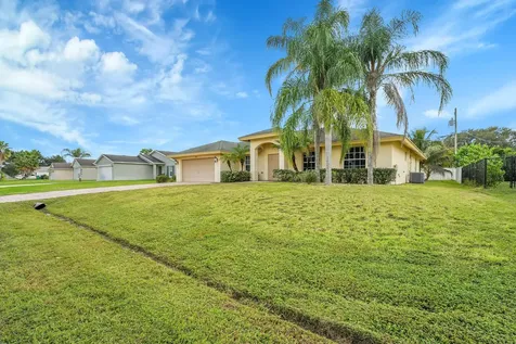 662 Sw Jacoby Avenue Port Saint Lucie FL 34953