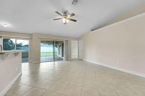 662 Sw Jacoby Avenue Port Saint Lucie FL 34953