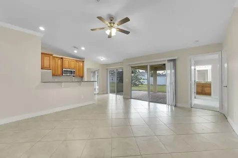 662 Sw Jacoby Avenue Port Saint Lucie FL 34953