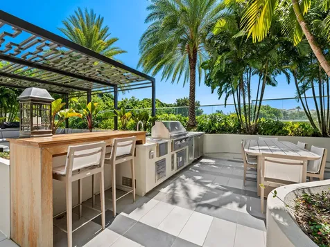 210 Se Mizner Boulevard Boca Raton FL 33432