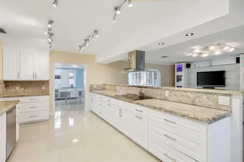 4220 Ne 26th Terrace Lighthouse Point FL 33064