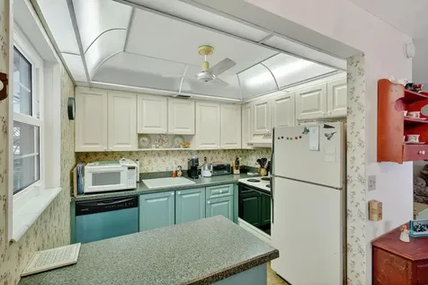 2929 Se Ocean Boulevard Stuart FL 34996