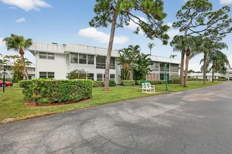 2929 Se Ocean Boulevard Stuart FL 34996