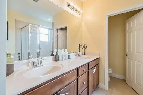 1998 Nw Cataluna Circle Port Saint Lucie FL 34986