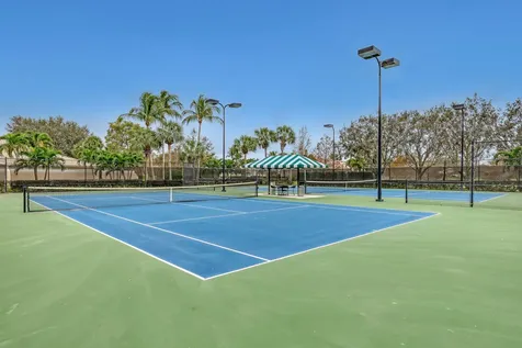5011 Magnolia Bay Circle Palm Beach Gardens FL 33418