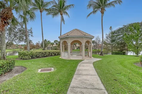 5011 Magnolia Bay Circle Palm Beach Gardens FL 33418