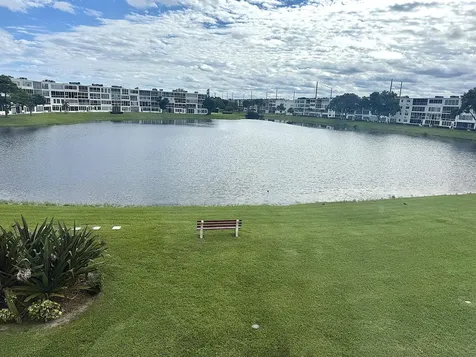3087 Oakridge U Deerfield Beach FL 33442