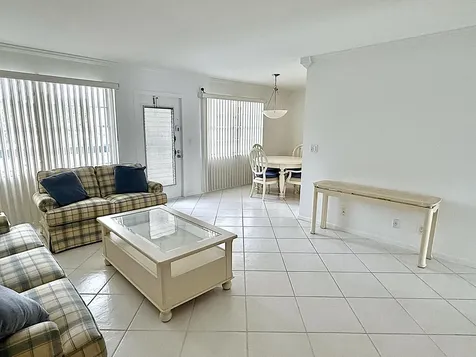 3087 Oakridge U Deerfield Beach FL 33442