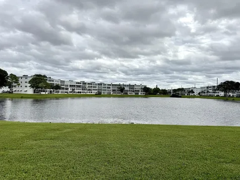 3087 Oakridge U Deerfield Beach FL 33442