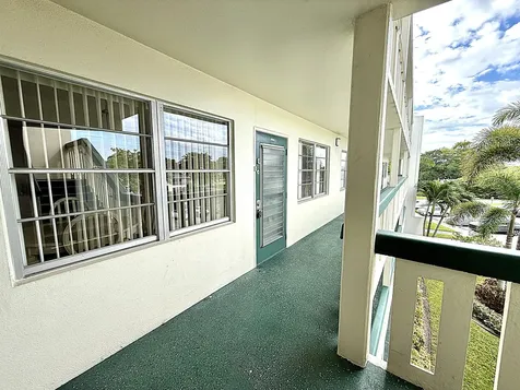3087 Oakridge U Deerfield Beach FL 33442