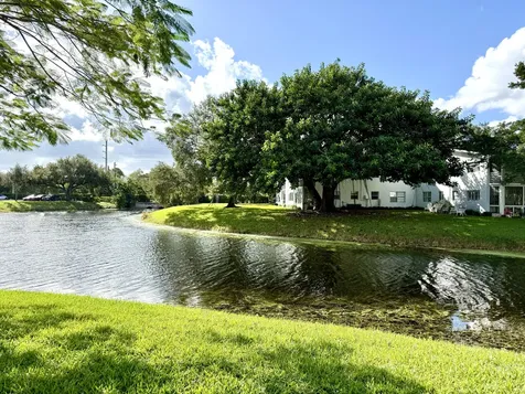 3087 Oakridge U Deerfield Beach FL 33442