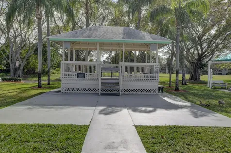 3087 Oakridge U Deerfield Beach FL 33442