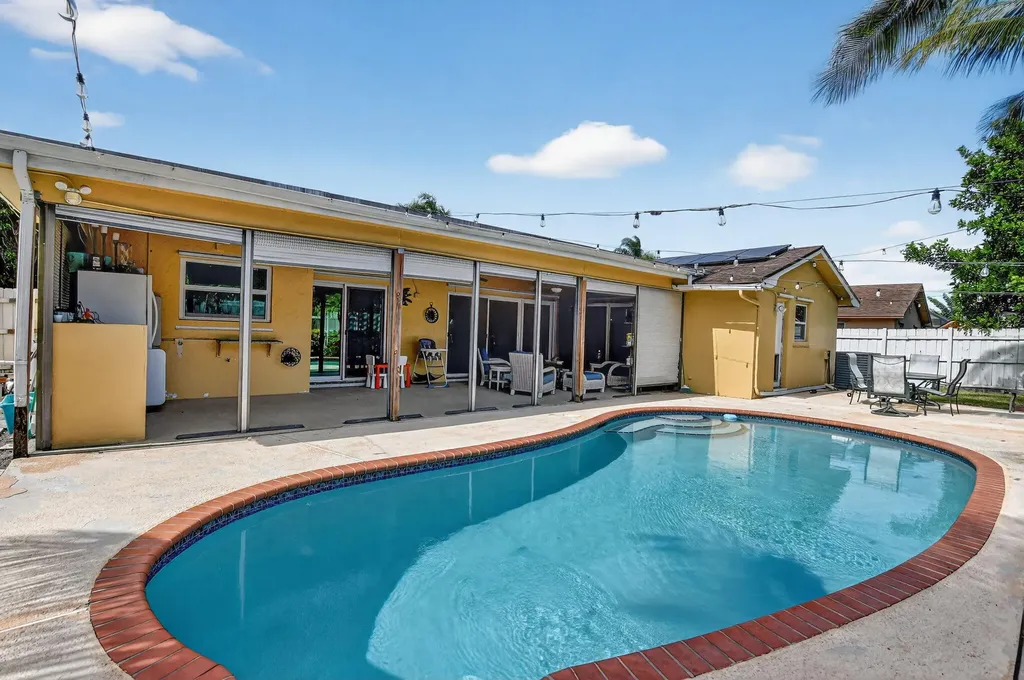 1320 Sw 24th Terrace Deerfield Beach FL 33442