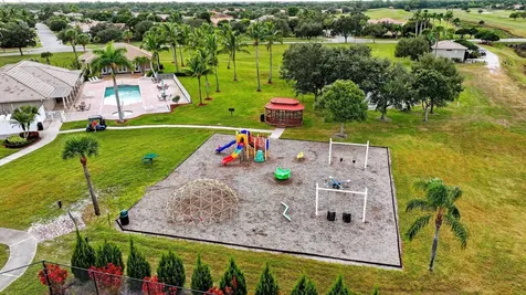 424 Nw Dover Court Port Saint Lucie FL 34983