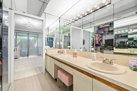 22627 Meridiana Drive Boca Raton FL 33433