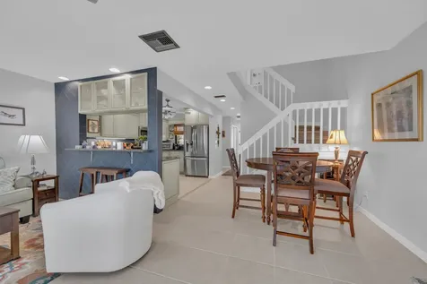 1102 Se Mitchell Avenue Port Saint Lucie FL 34952