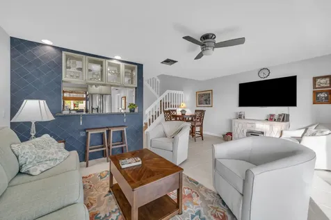 1102 Se Mitchell Avenue Port Saint Lucie FL 34952