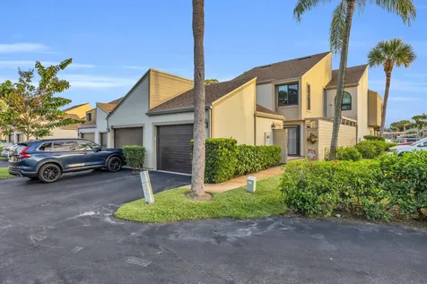 1102 Se Mitchell Avenue Port Saint Lucie FL 34952