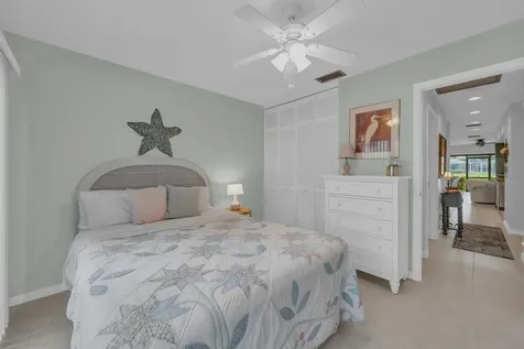 1102 Se Mitchell Avenue Port Saint Lucie FL 34952